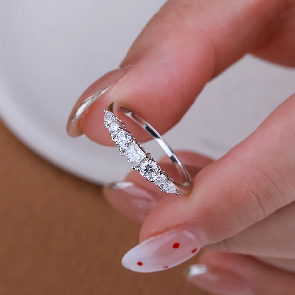 Anillo Media Eternidad Mix · Moissanita